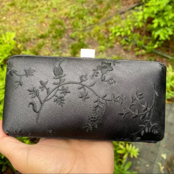 Vintage 80s Enzo Angiolini Floral Embroidered Black Satin Clutch Bag - Picture 2 of 11